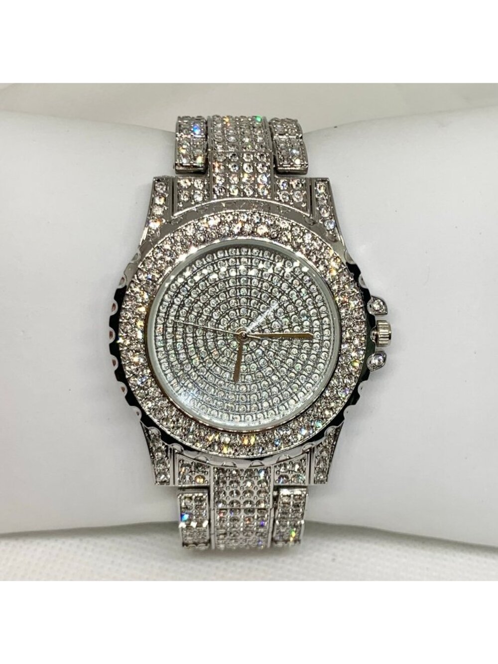 Men’s silver tone iced watch quartz analog 39mm  rhinestones up to 8.5” running